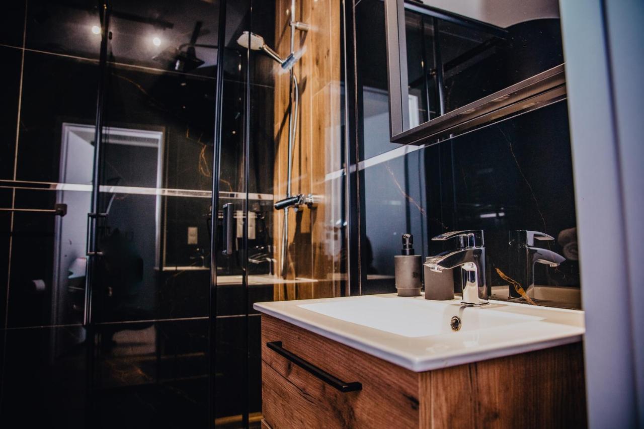 Jbhotels Apartament Premium Hanza Tower 슈체친 외부 사진